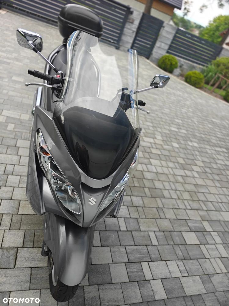 Suzuki Burgman - 4
