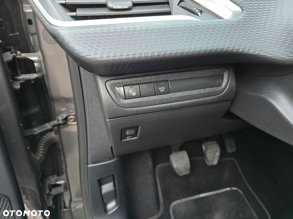 Peugeot 2008 1.6 BlueHDi Allure - 13