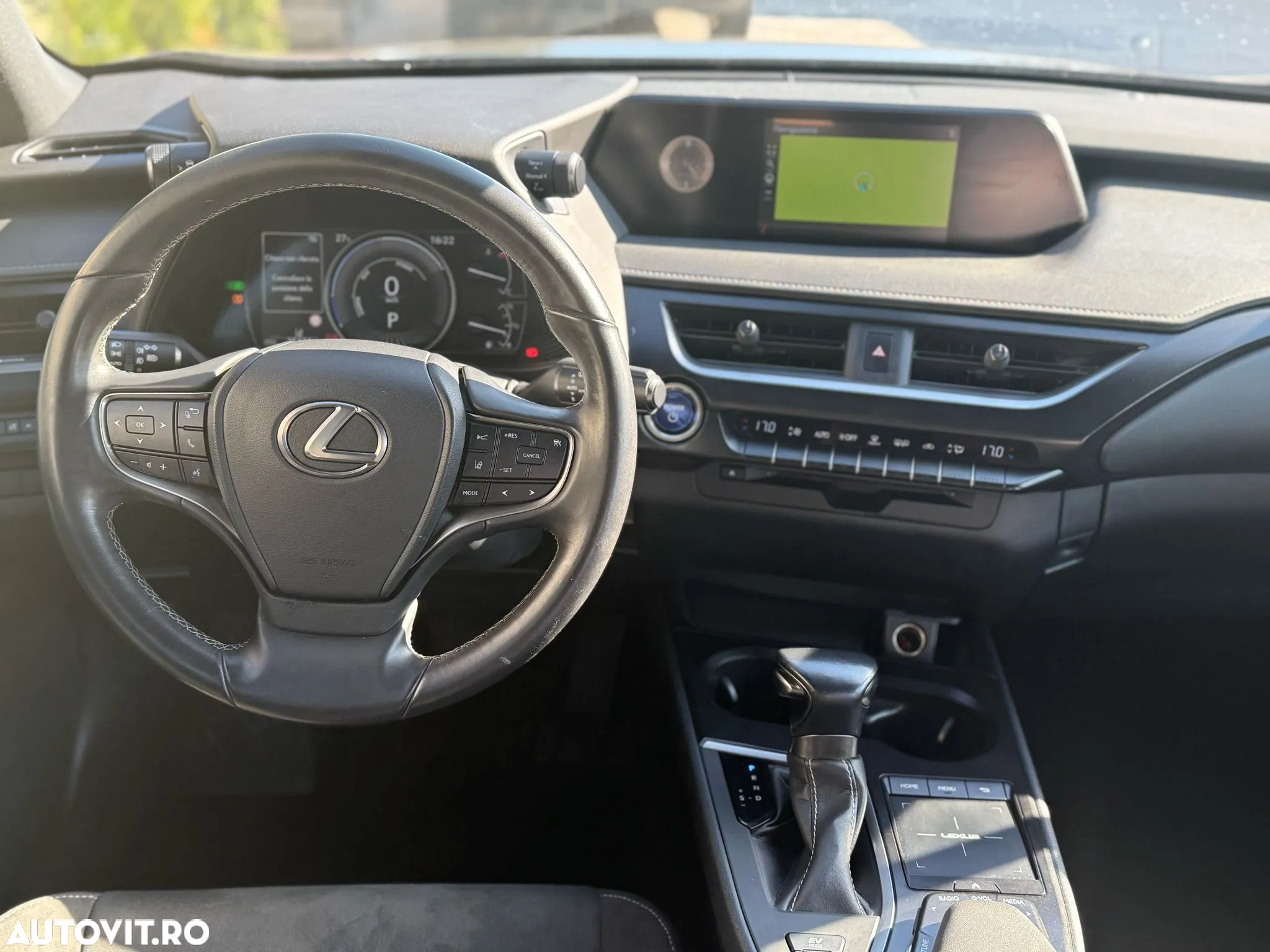Lexus UX 250h 2.0L HEV 20H- (178 HP) 4X2 CVT Business - 16