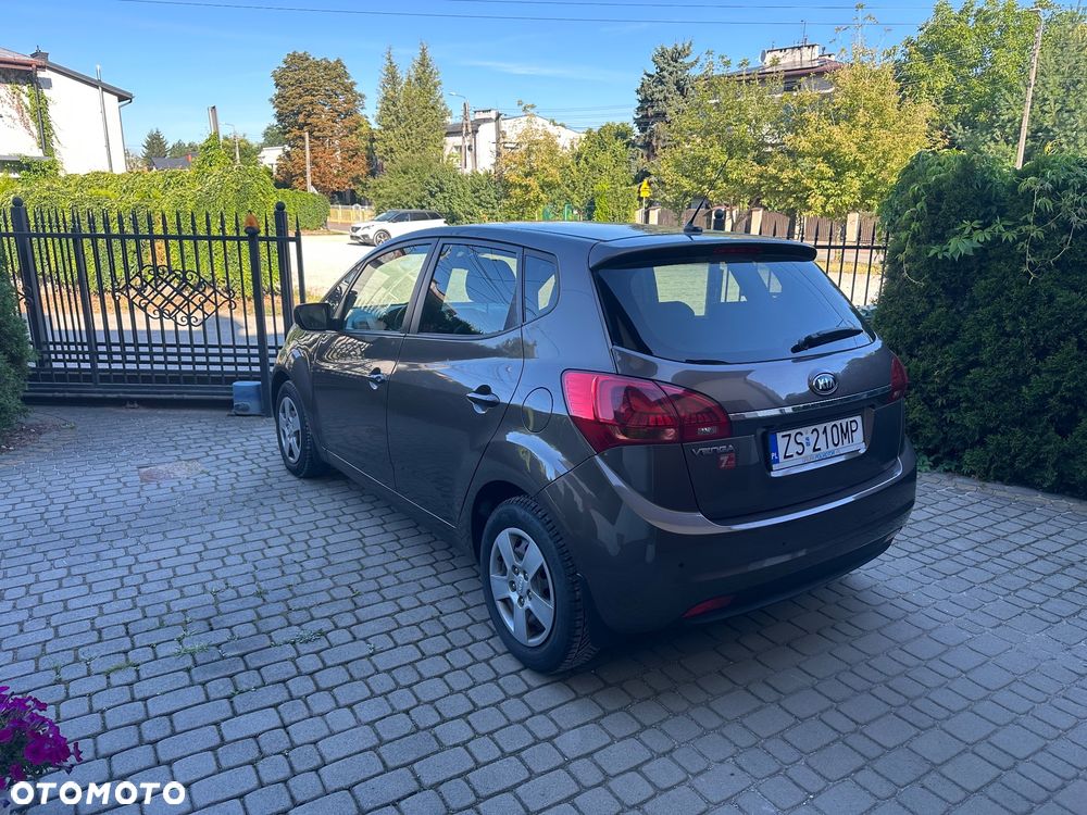 Kia Venga 1.6 Business Line - 12