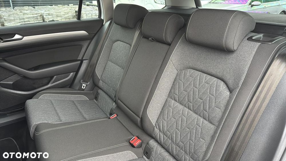 Volkswagen Passat 1.5 TSI EVO Business - 17