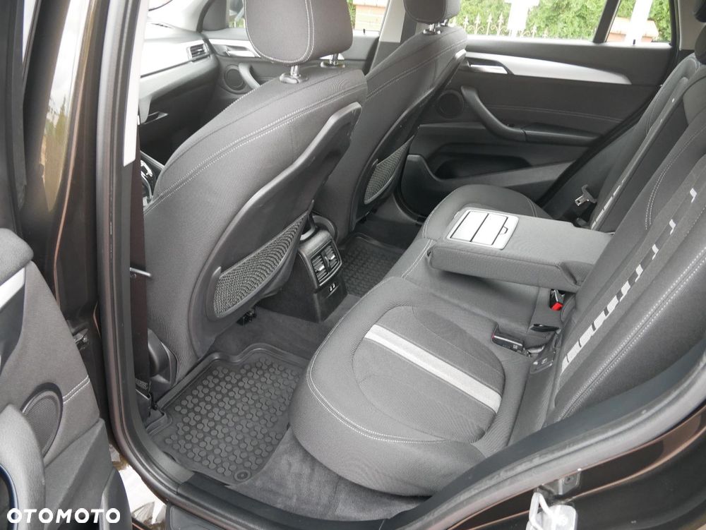 BMW X1 sDrive18i - 13