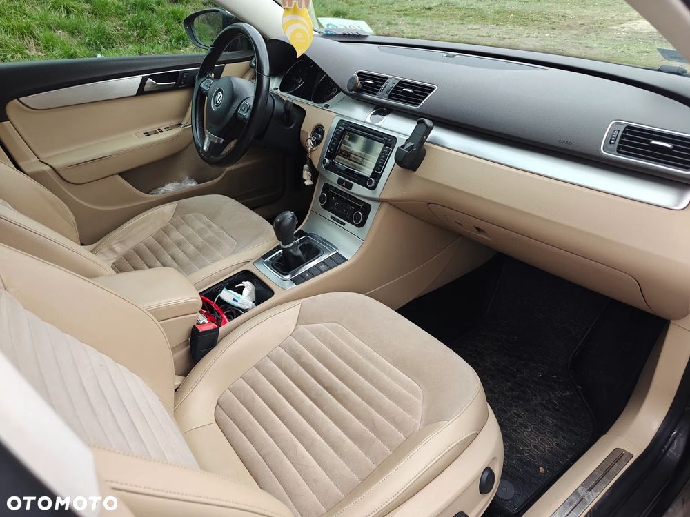Volkswagen Passat - 9