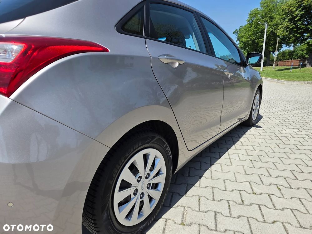 Hyundai i30 1.4 BlueDrive Run - 10