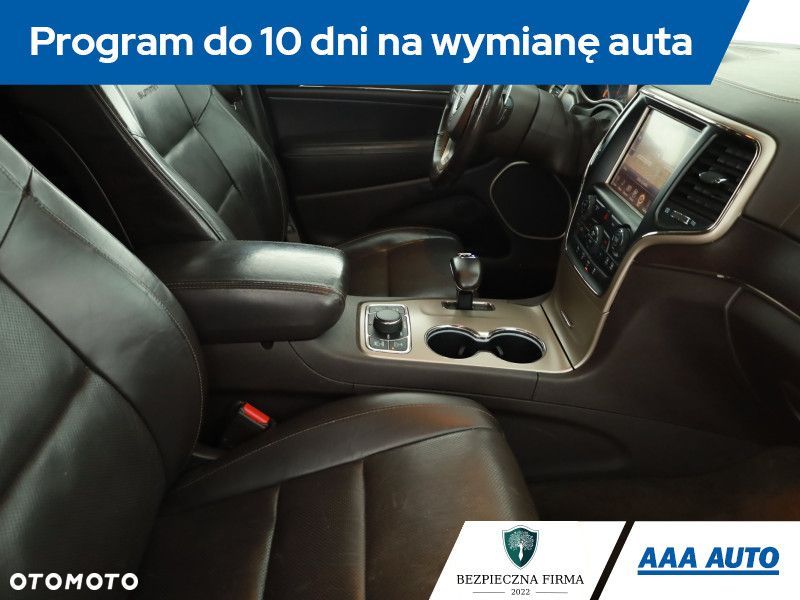 Jeep Grand Cherokee - 8