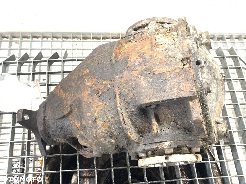 MOST DYFER TYŁ  SSANGYONG CHAIRMAN (HT_) 1997 - 2022 3.2 165 kW [225 KM] benzyna 2011 - 2022 - 4