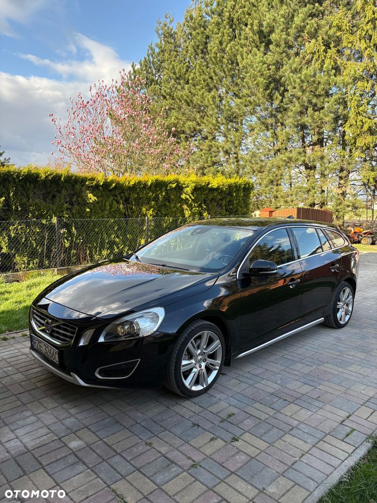 Volvo V60 2.0T - 1