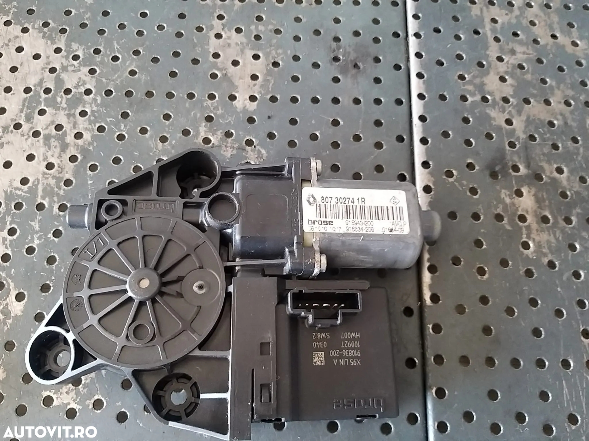 Motoras macara dreapta fata renault scenic 3 0130822478 807302741r 915943200 916834200 - 3