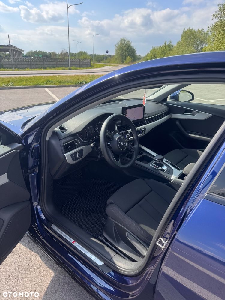 Audi A4 Limousine 35 TFSI mHEV S Line S tronic - 11