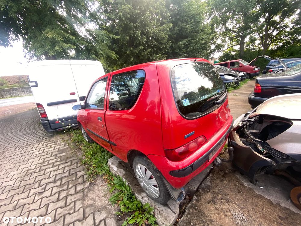 Fiat Seicento na części - 2