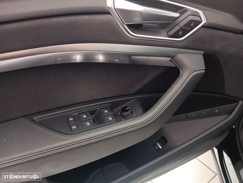 Audi e-tron 55 quattro S line - 11