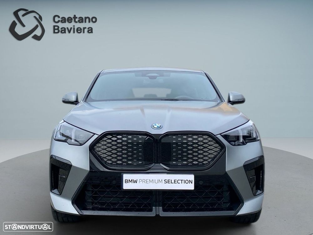 BMW iX2 eDrive20 Pack Desportivo M Pro - 25