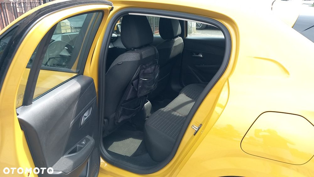 Peugeot 208 - 6