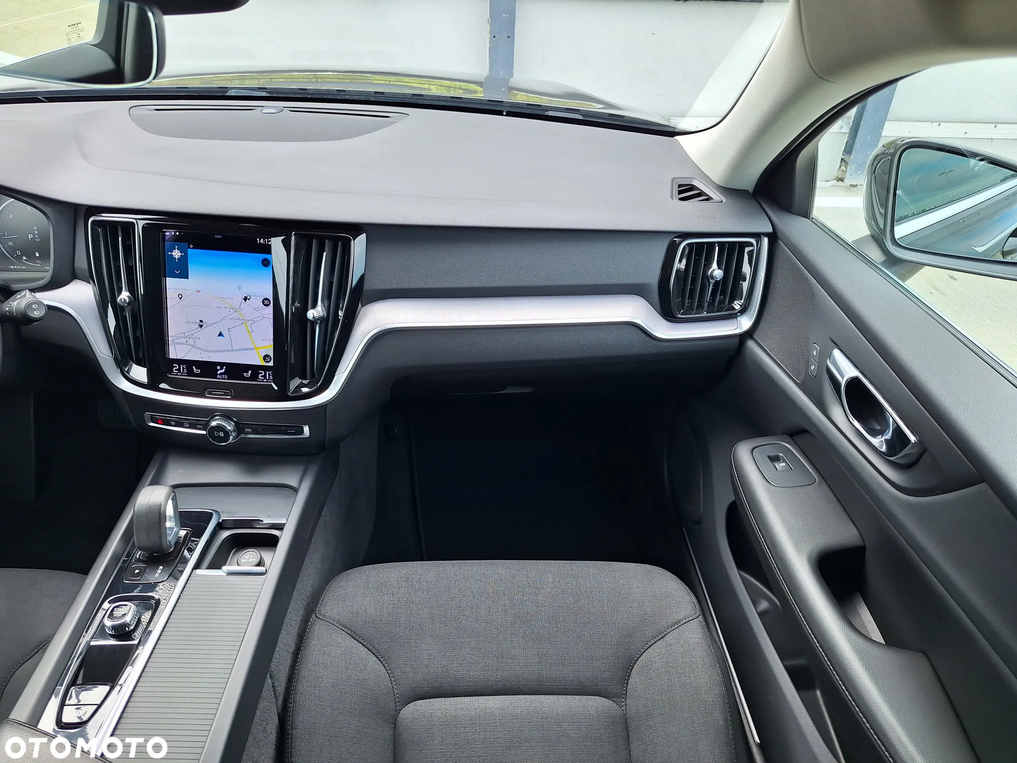 Volvo V60 D4 Momentum Pro - 27