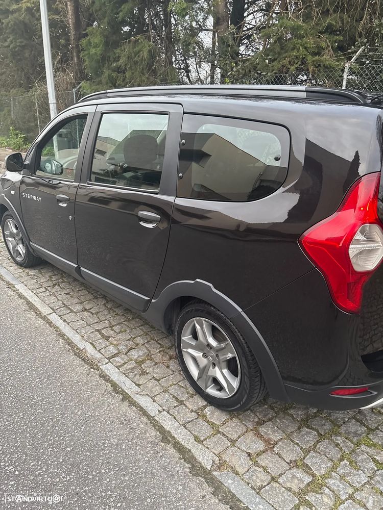 Dacia Lodgy 1.5 Blue dCi Comfort 7L - 1