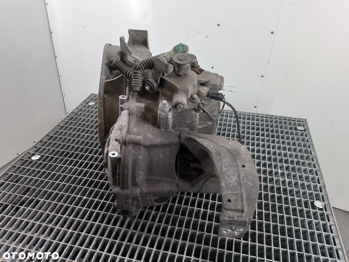 SKRZYNIA BIEGÓW MANUALNA MERCEDES KLASA B W245 711640  1693600700 2.0 CDI - 4