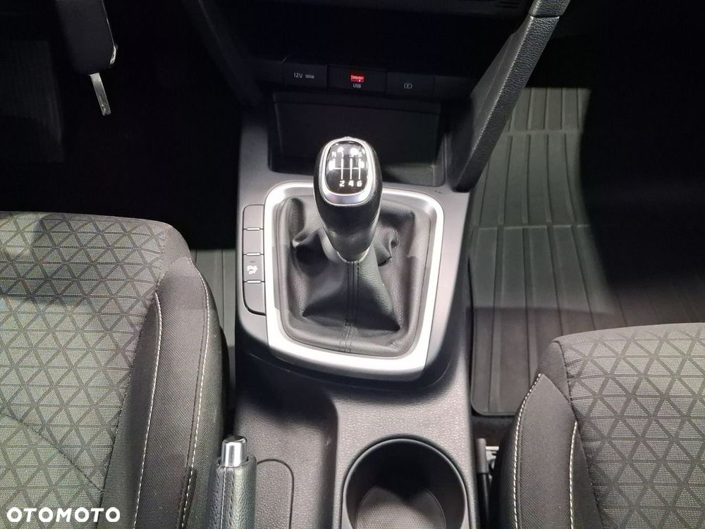 Kia Ceed - 21