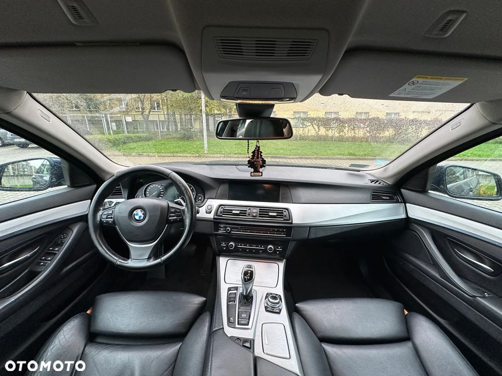 BMW Seria 5 525d Touring - 17