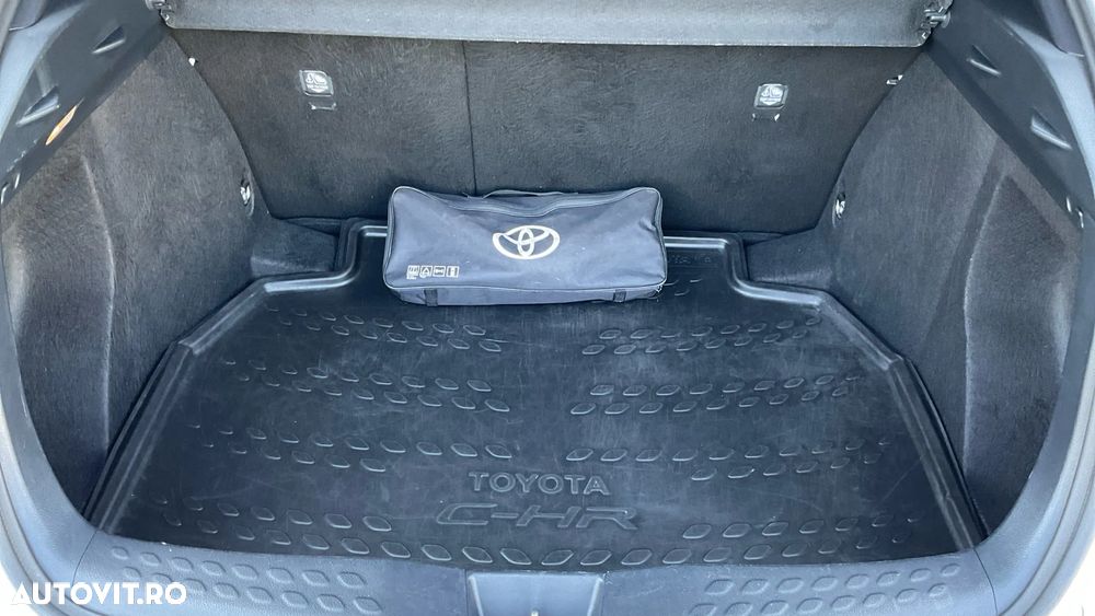 Toyota C-HR 1.8 HSD 4x2 CVT C-ult - 16
