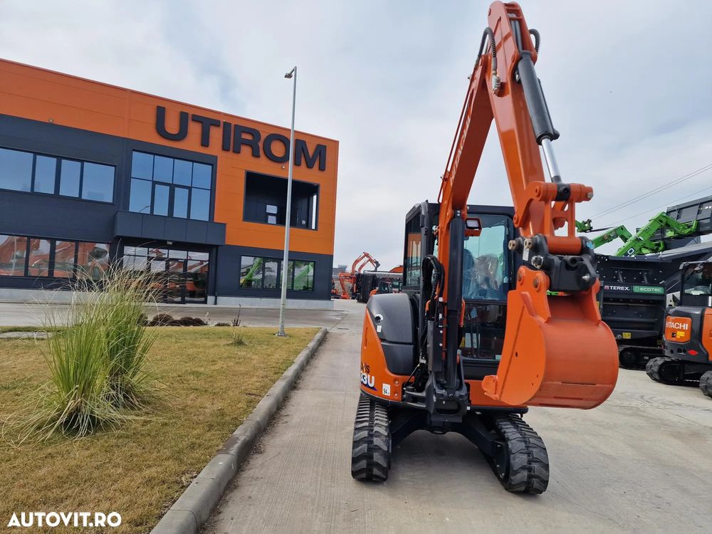 Hitachi 3,7t, ZX33U-6, cupla rapida+2 cupe excavare+cupa taluz, inst picon, Aer conditionat, lama nivelare, produs in JAPONIA, garantie 1an, posibilitate leasing-44.900 EUR+Tva - 3