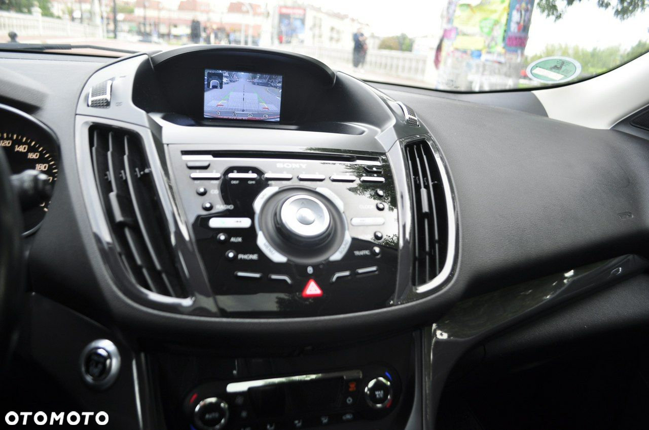 Ford Kuga 1.6 EcoBoost 4x4 Titanium - 8