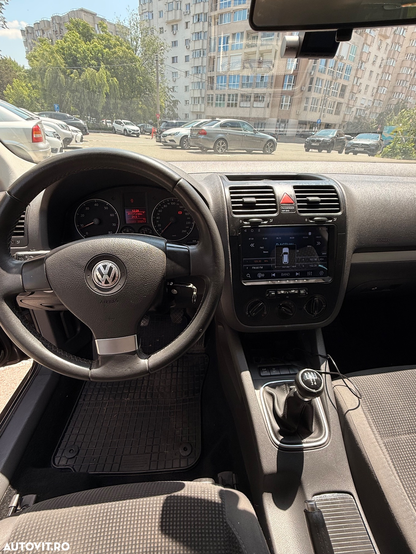 Volkswagen Golf 1.6 Comfortline - 4