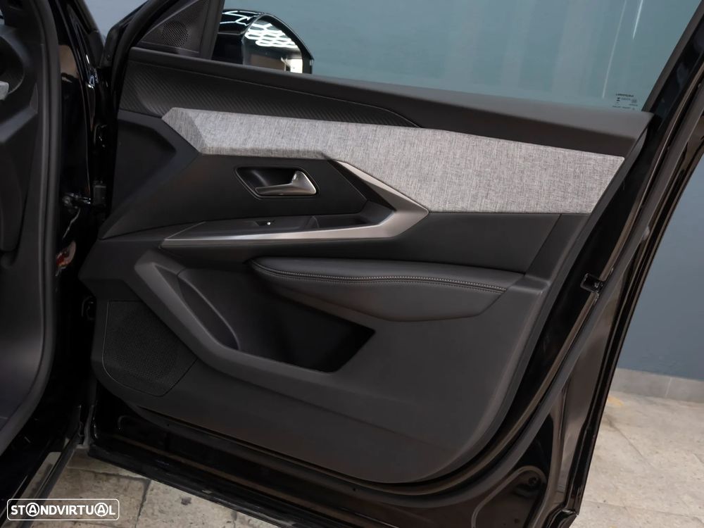 Peugeot 5008 1.2 Hybrid Allure e-DCS6 - 15