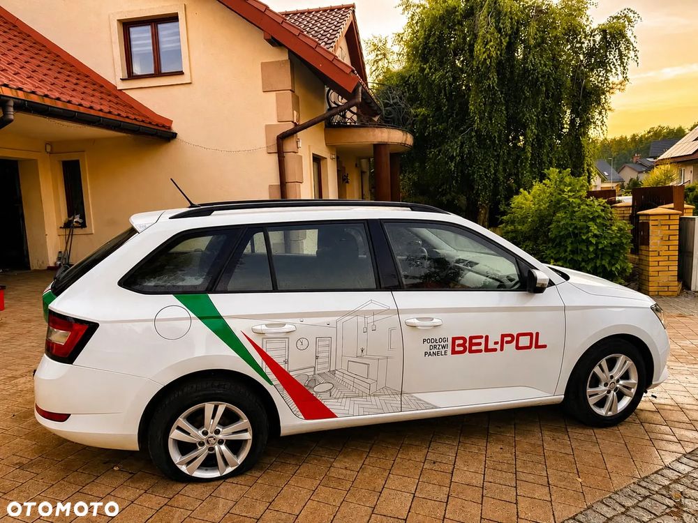 Skoda Fabia 1.0 TSI Style Color - 4