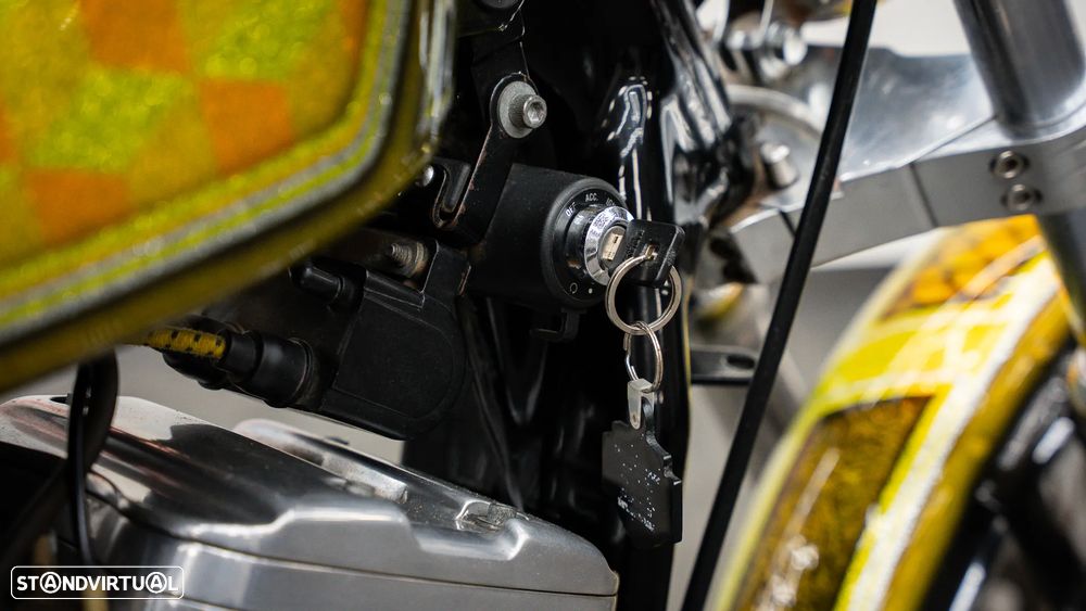 Harley-Davidson Sportster 883 - 12