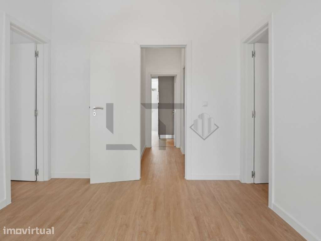 Apartamento T5 Renovado com Terraço junto ao Instituto Superior Téc... - Grande imagem: 2/32