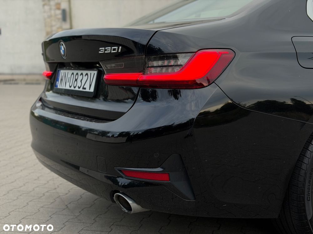 BMW Seria 3 330i xDrive Luxury Line - 10