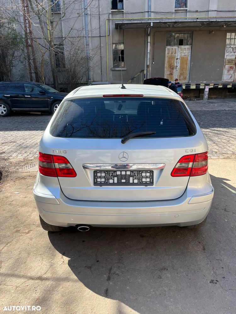 Dezmembrez Mercedes Benz B class W245 B180 B200 CDI cutie manuala 2007 argintiu gri - 7