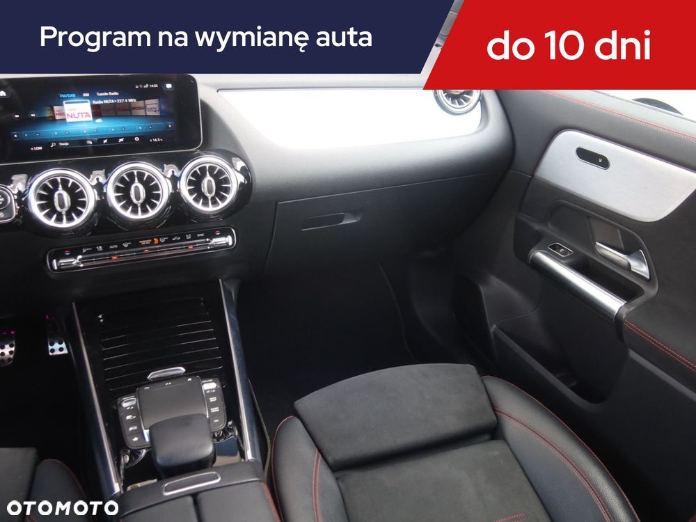 Mercedes-Benz GLA - 10