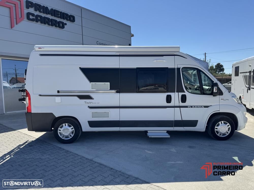 Adria Twin 600 SP cama transversal - 43