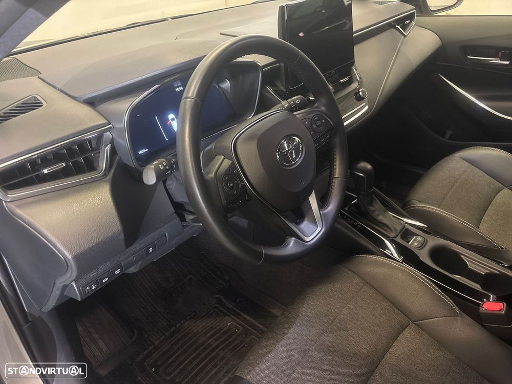 Toyota Corolla Touring Sports - 12