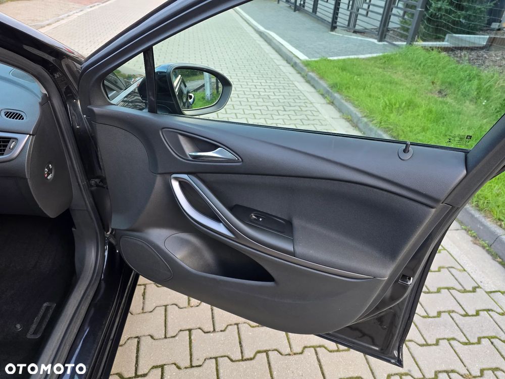 Opel Astra 1.4 Turbo Edition - 17