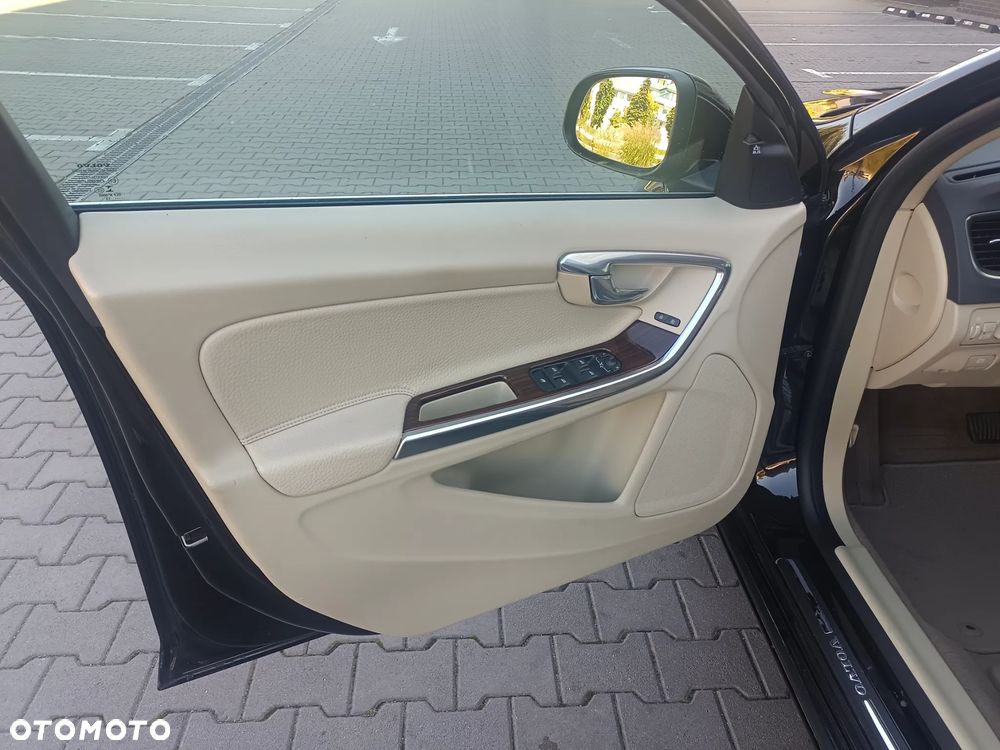 Volvo S60 T3 Summum - 11