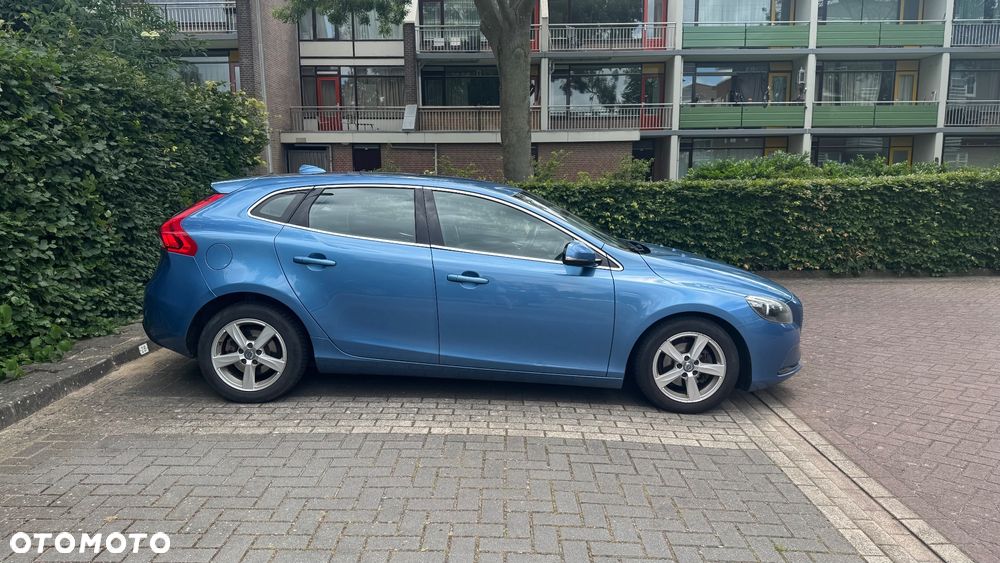 Volvo V40 D2 Momentum - 2