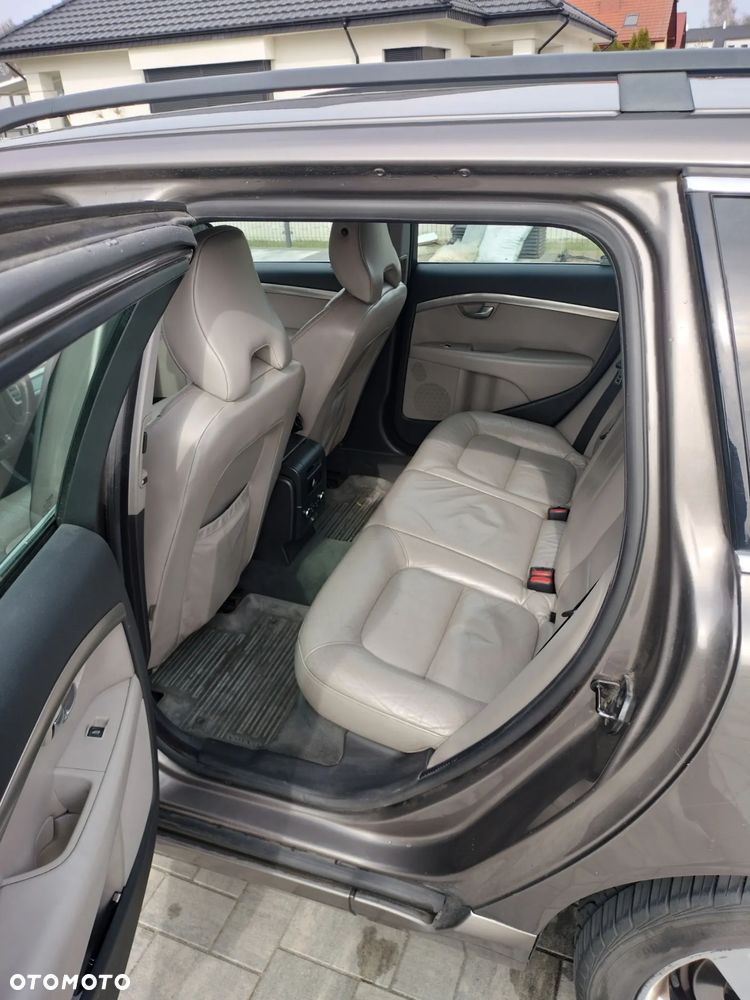 Volvo V70 D5 AWD Summum - 10
