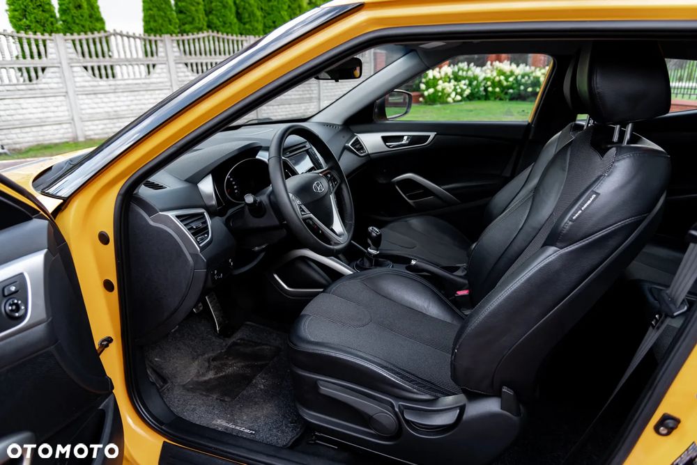 Hyundai Veloster 1.6 Style - 16