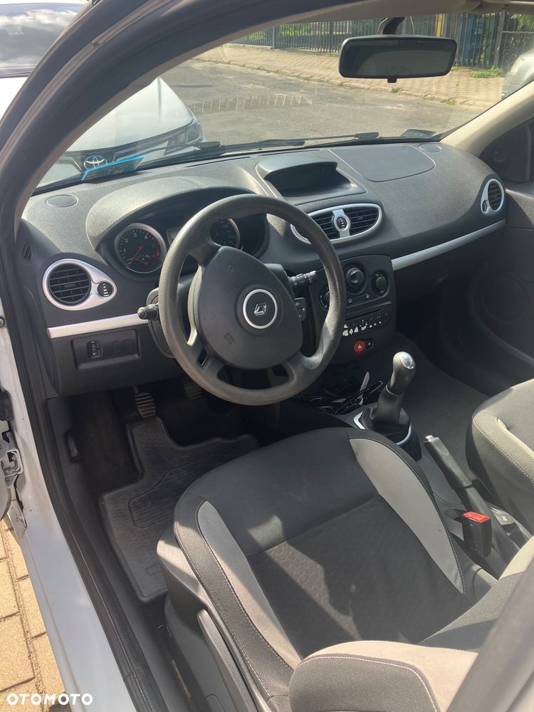 Renault Clio 1.5 dCi Alize - 7