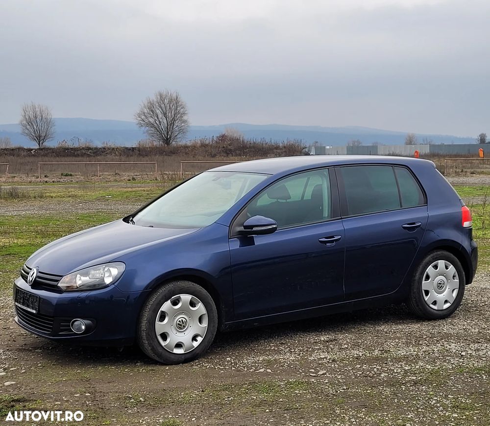 Volkswagen Golf - 1