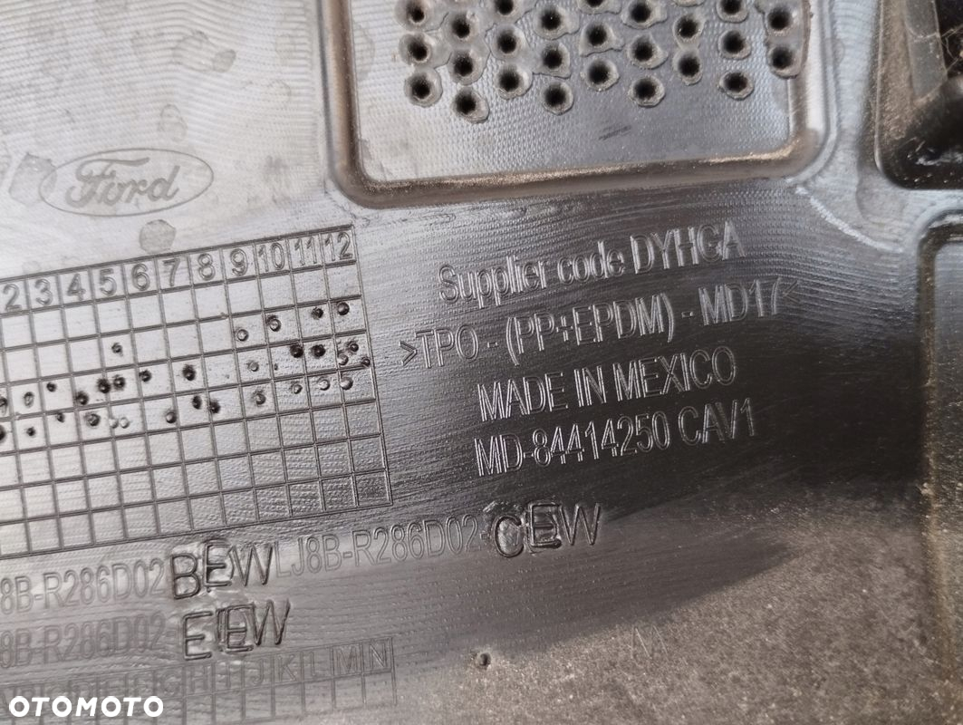 Listwa na błotnik prawy tył Ford Mustang Mach-E LJ8B-R286D02-BEW - 5