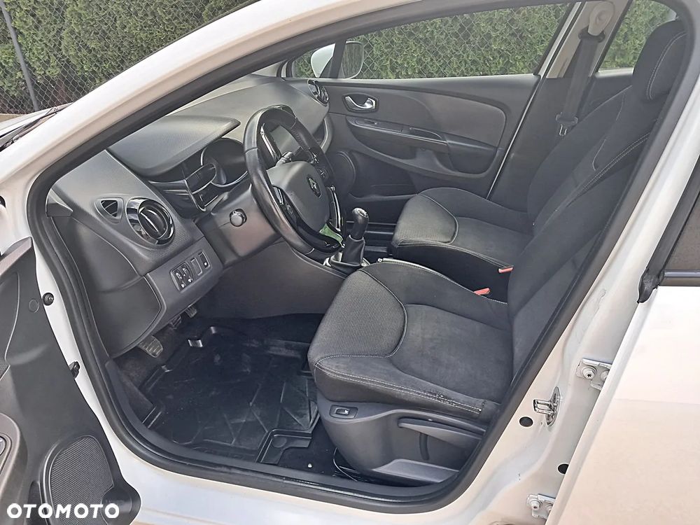 Renault Clio - 10