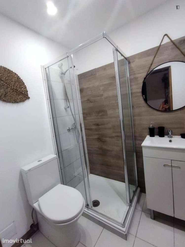 Quarto - localizado em Alta de Santa Clara Coimbra - Grande imagem: 5/14