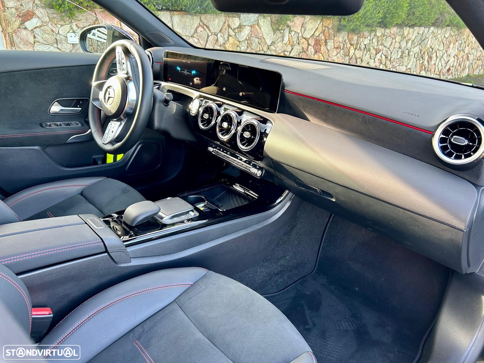 Mercedes-Benz A 250 e AMG Line - 12
