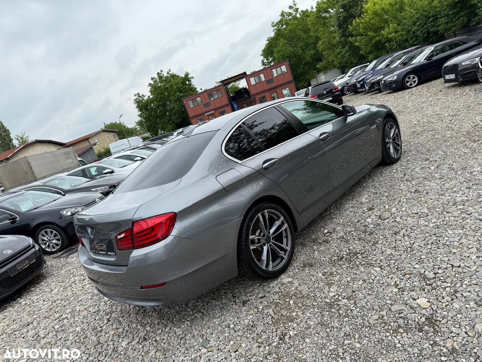 BMW Seria 5 530d xDrive Aut. - 32