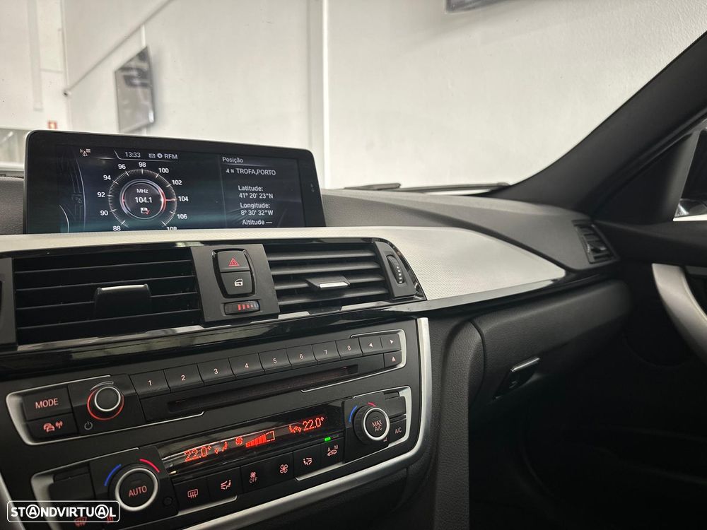 BMW 320 d Auto Pack M - 24