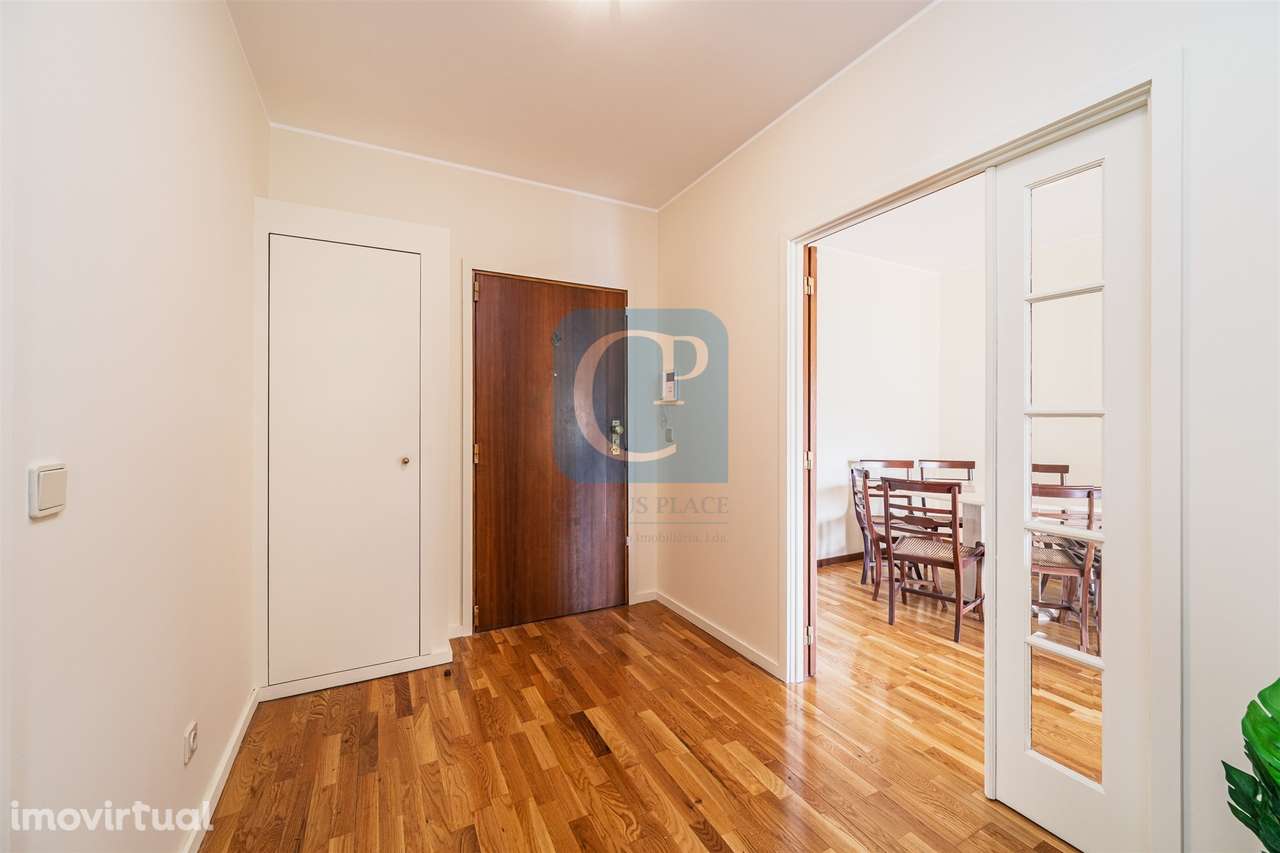 Apartamento T3 semi-equipado na Foz do Douro - Grande imagem: 2/26