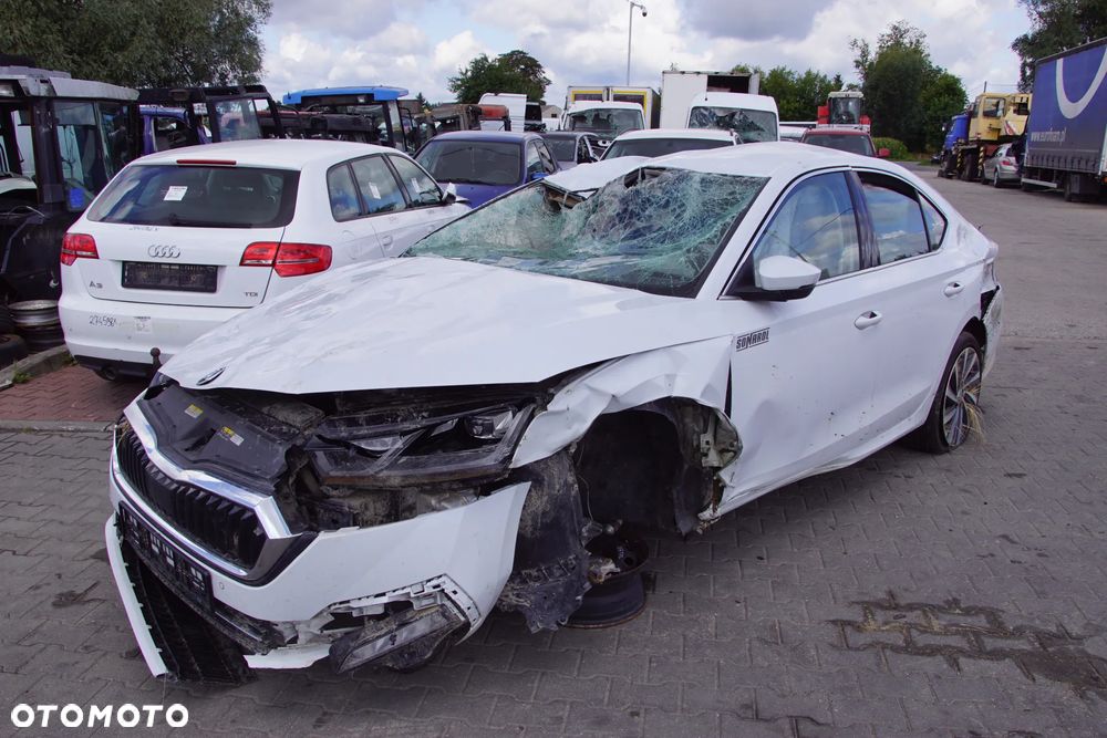 Auto na części - Skoda Octavia IV 2.0 TDI 150 KM DTTC VCW LS9R 2023R Silnik Skrzynia Drzwi Błotnik Lampa Lusterko Klamka Szyba Deska Kokpit Sterownik Moduł Czujnik Licznik Wyświetlacz Panel Kierownica - 3